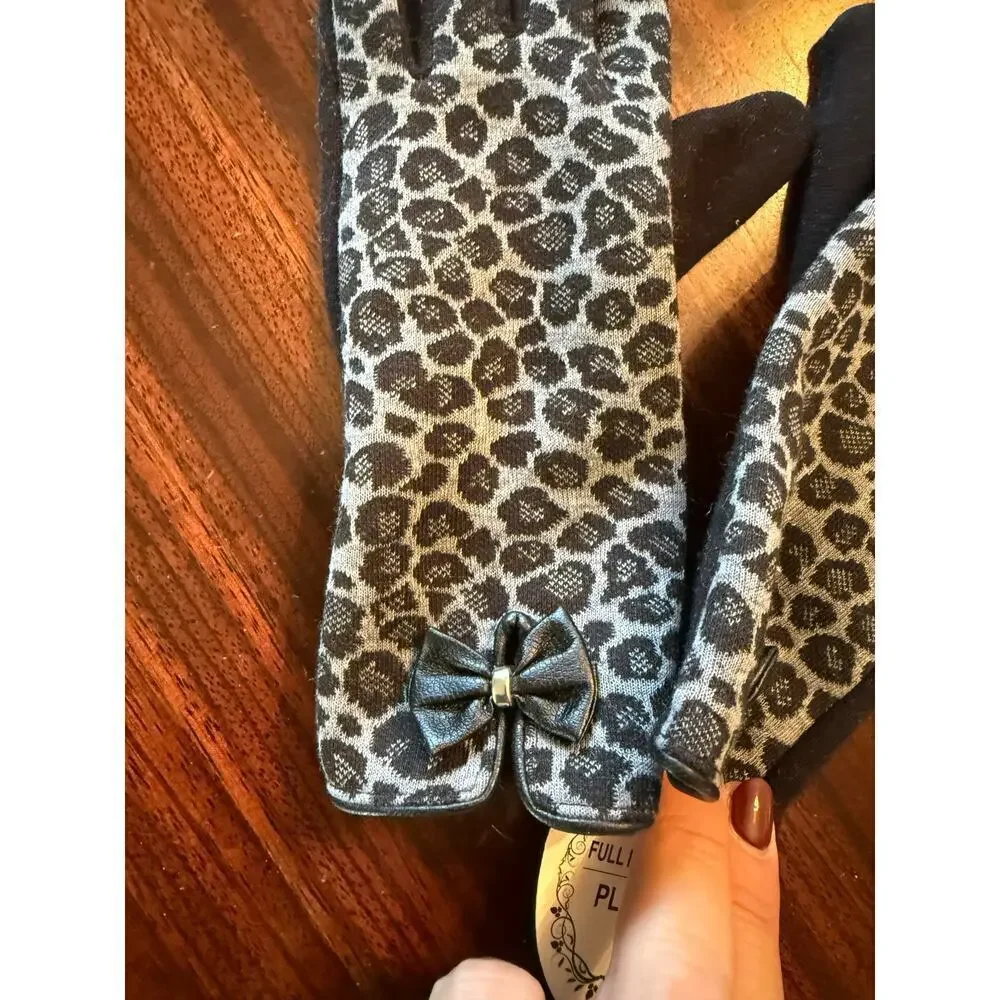 Full House Plus Black Gray Animal Print Fashion Gloves Bows One Size NWT